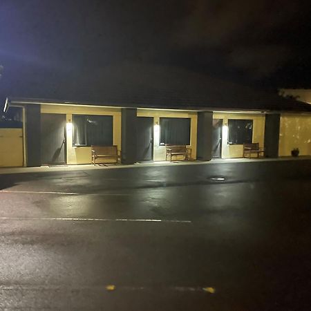 Kauri Court Motel Palmerston North Exteriör bild
