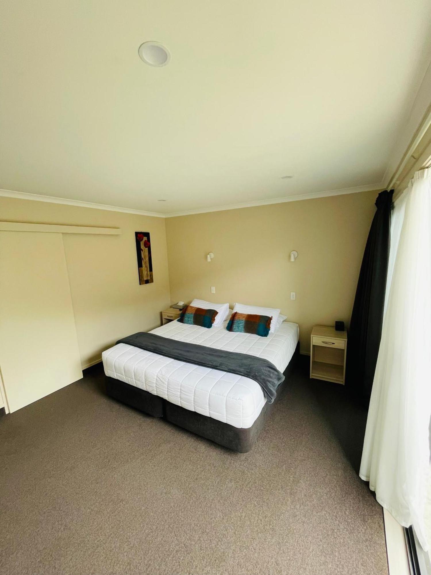 Kauri Court Motel Palmerston North Exteriör bild