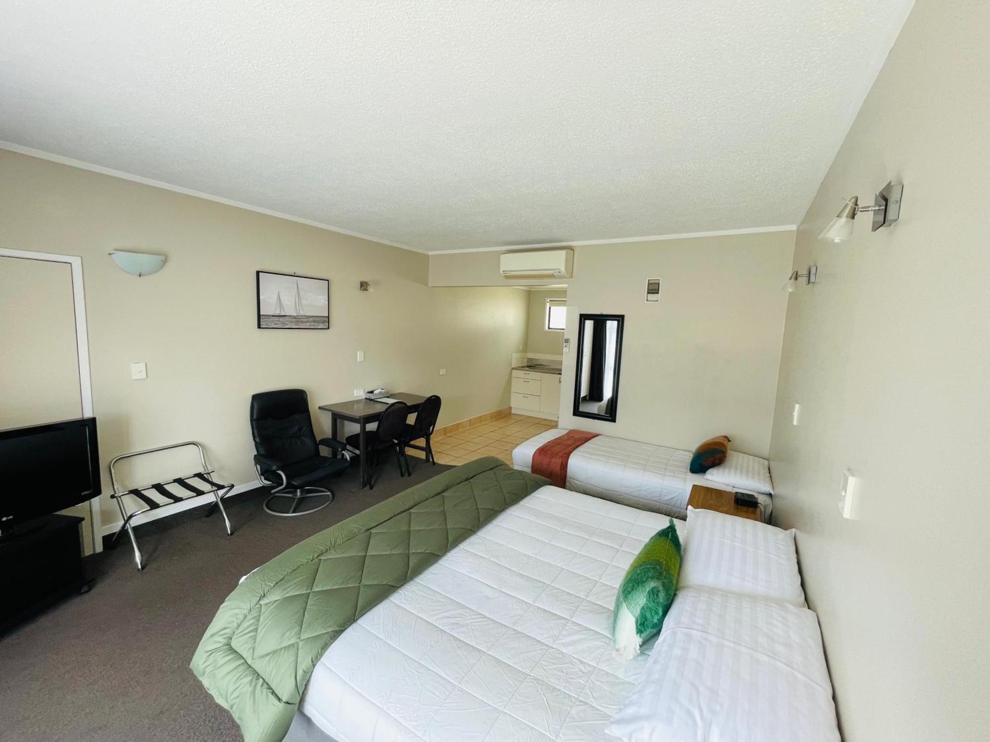 Kauri Court Motel Palmerston North Exteriör bild