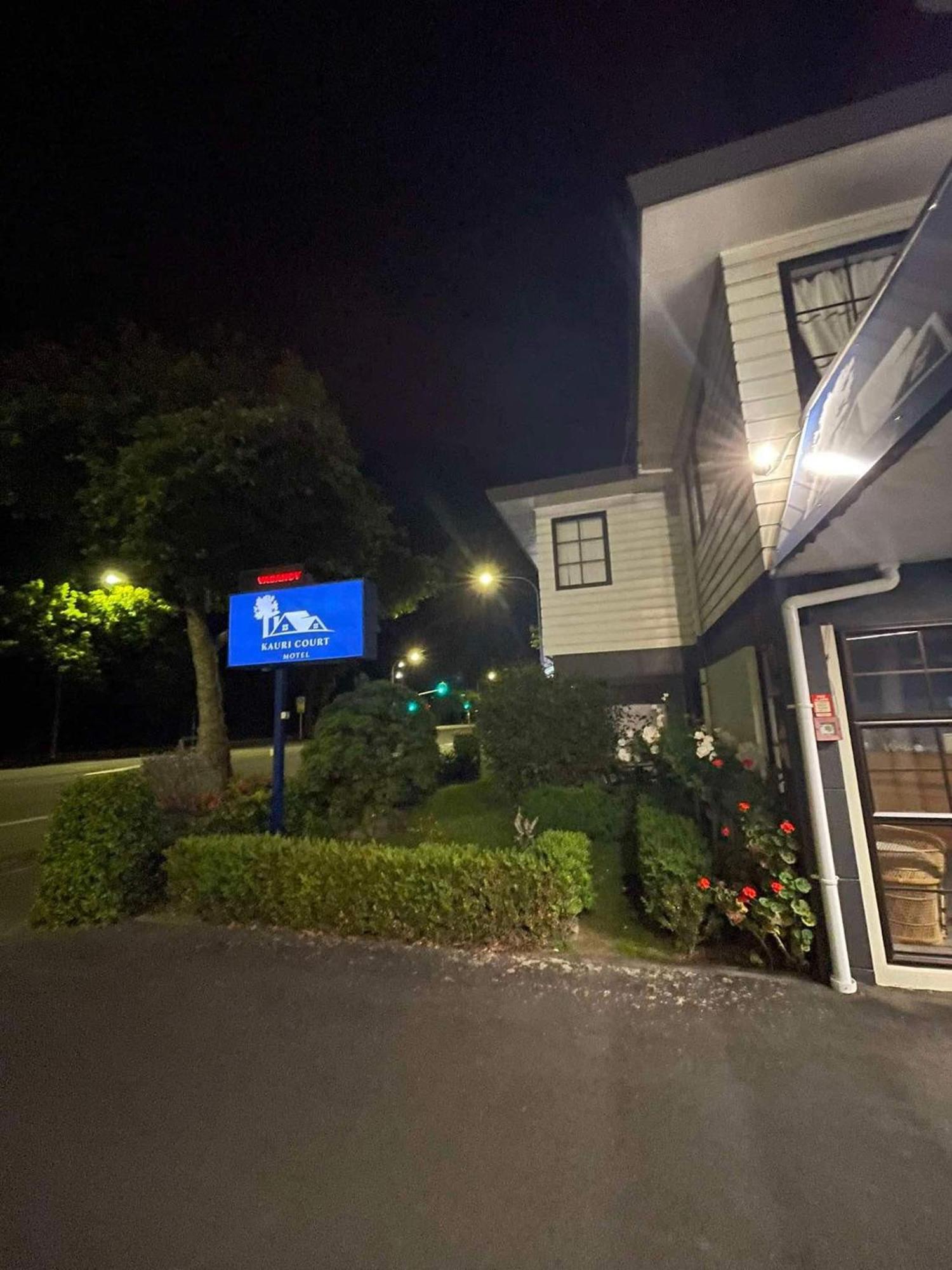 Kauri Court Motel Palmerston North Exteriör bild