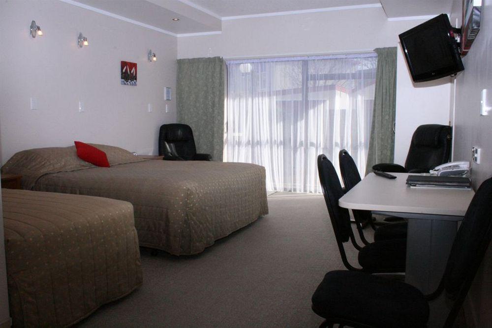 Kauri Court Motel Palmerston North Exteriör bild